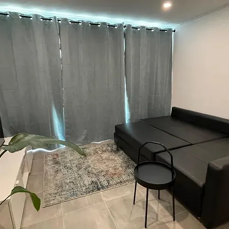 Seaview, Workspace, Pools, 150m To