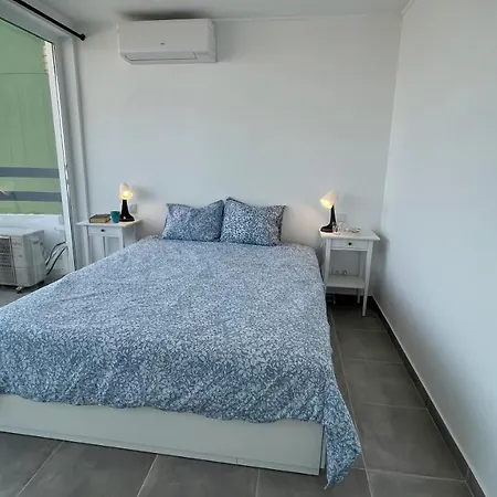 Seaview, Workspace, Pools, 150m To *