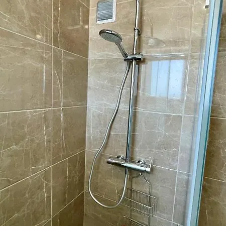 Appartement Seaview, Workspace, Pools, 150m To